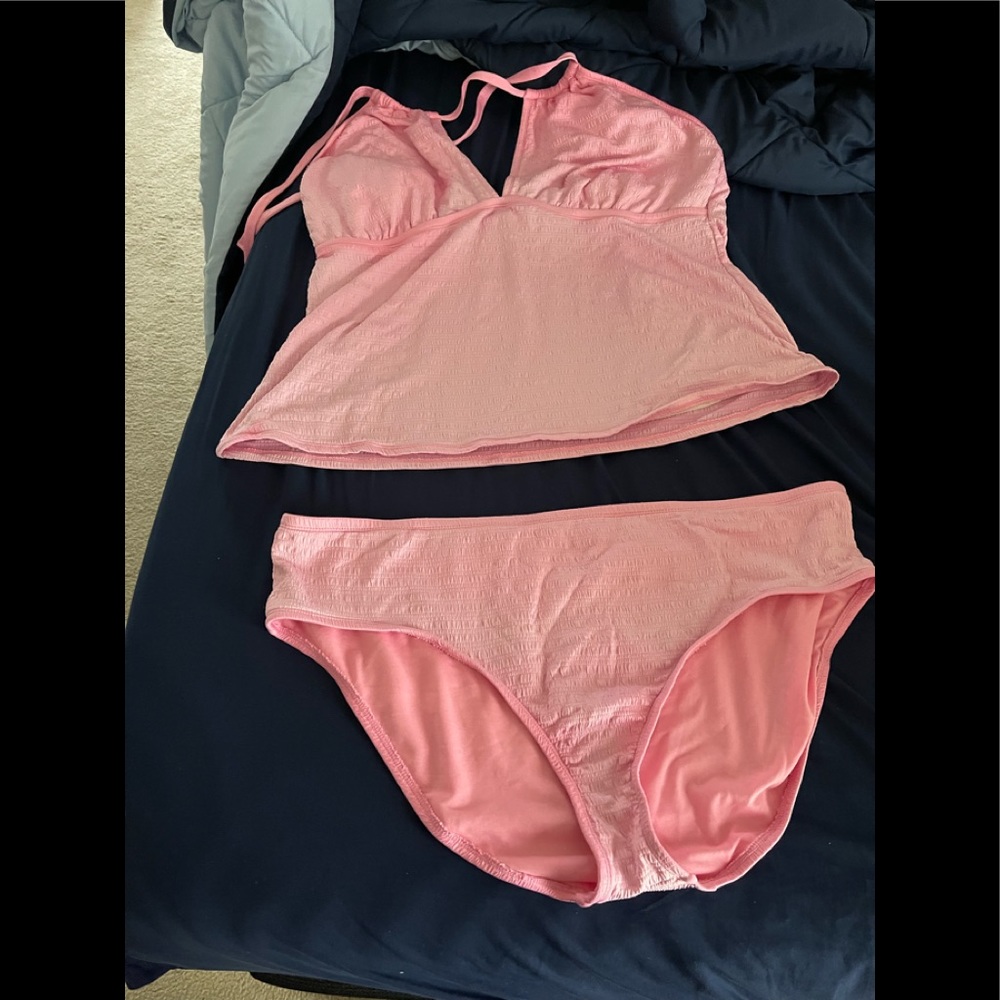 Cute pink 2 piece swimsuit